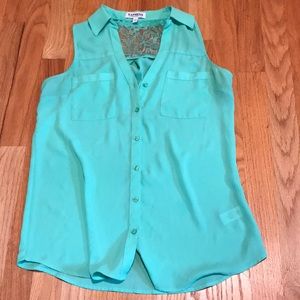 Mint green sleeveless blouse w/ lace detailing